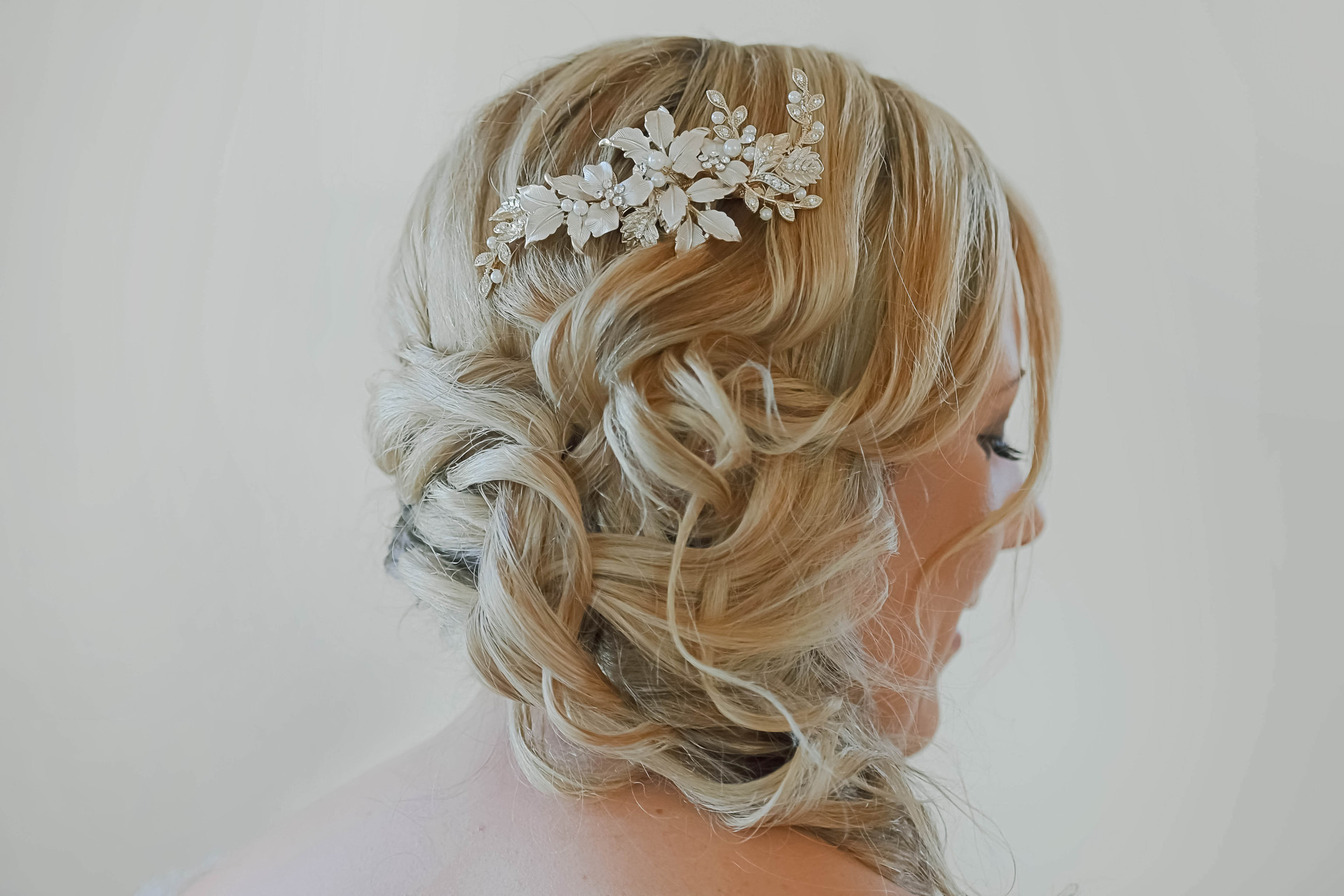 wedding hair and accessories
