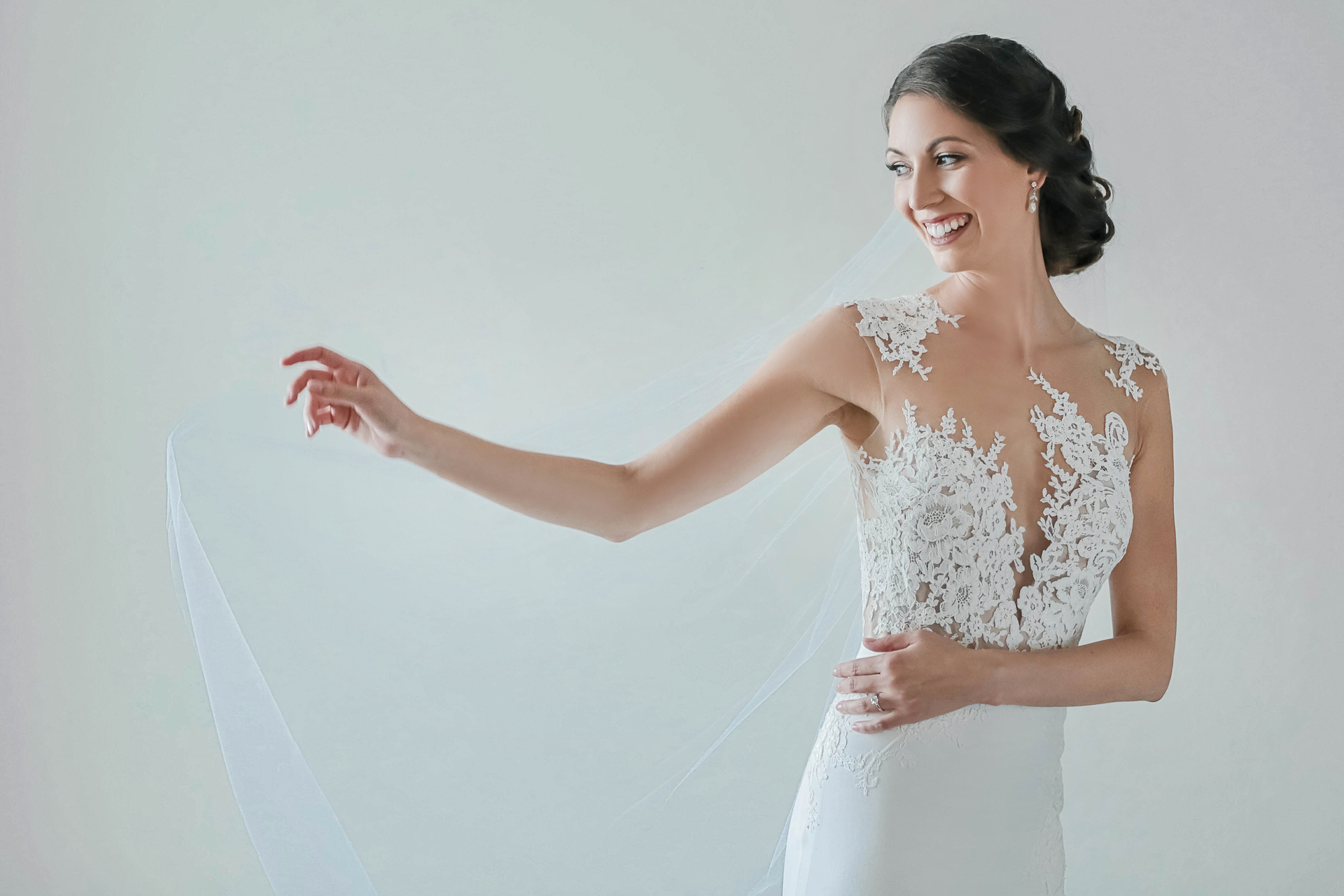 Sydney bride in stunning lace wedding dress and veil