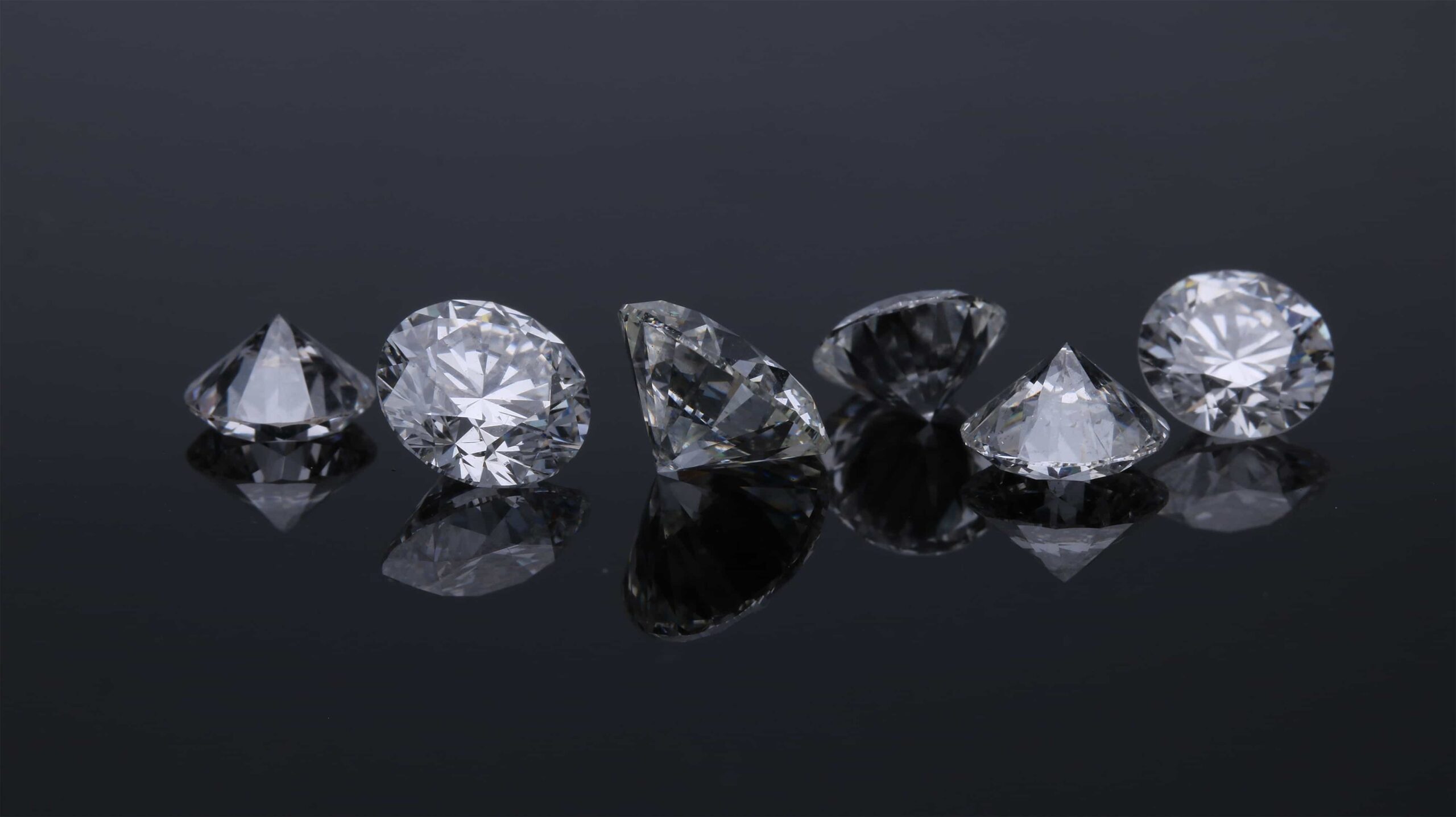 Diamonds vs. Gemstones: How to Choose the Right Stone for You
