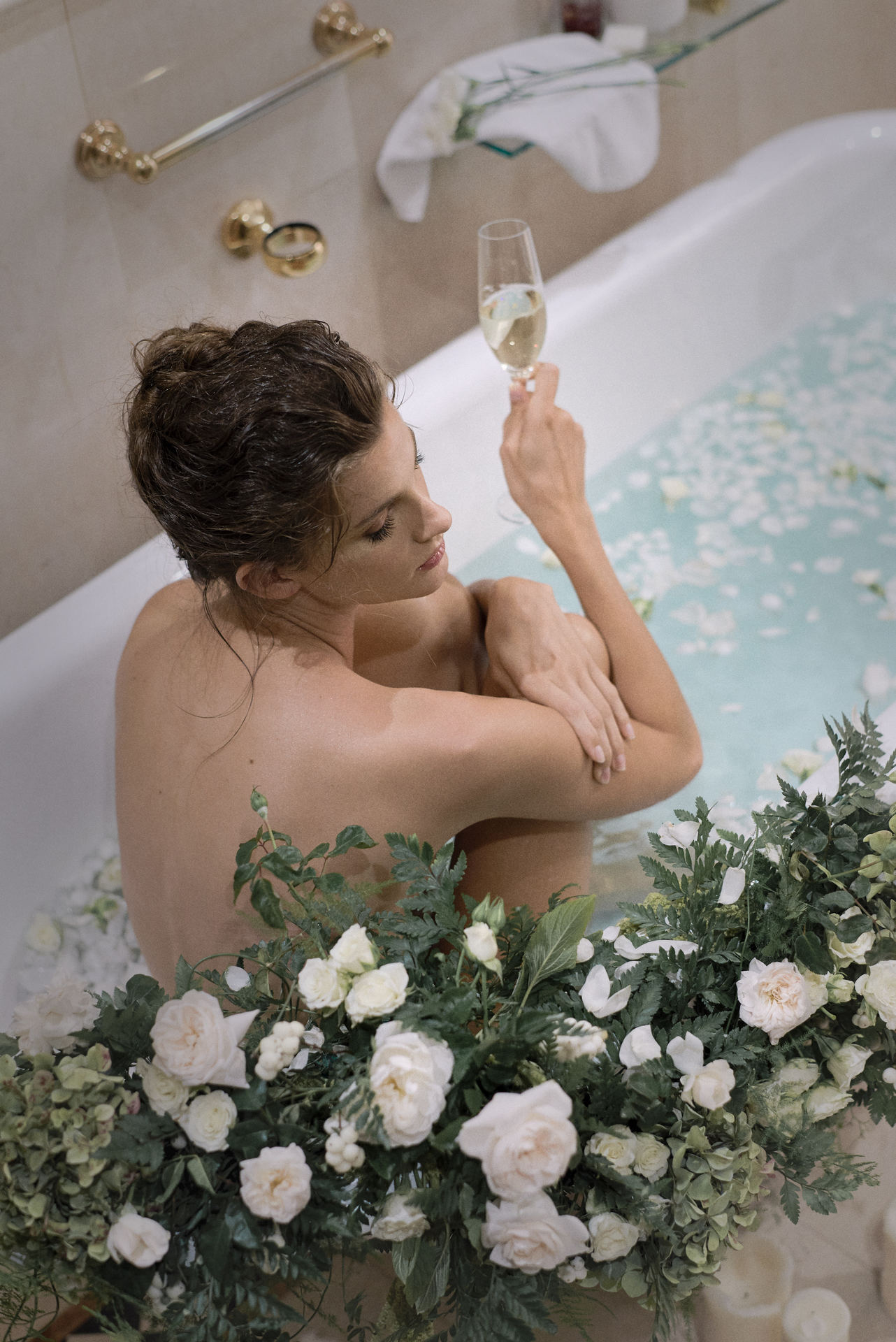 bride with champagne in bath @ The Windsor Hotel